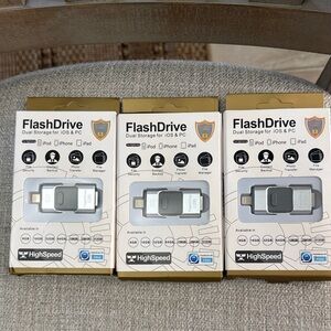 Silver FlashDrive for iOS & PC